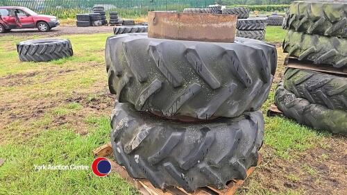 Stocks front dual wheel, tyre and rim, 480/70R28