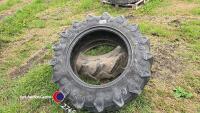 Pair of 12.4R24 tyres - 3