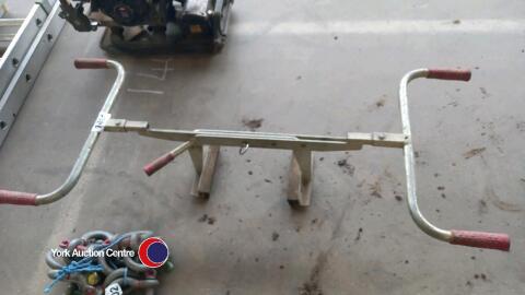 Kerb lifter