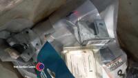 Box of gate catches/handles - 2