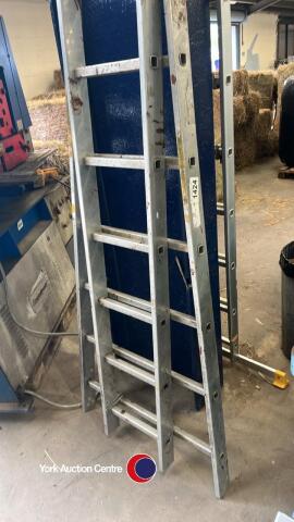 Tripod step ladder
