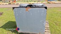 Red fire Rayburn-style cooker/heater - 4