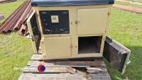 Red fire Rayburn-style cooker/heater - 9