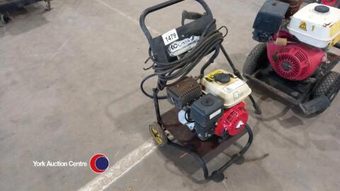 Petrol pressure washer