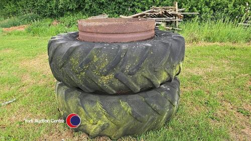 Pair of dual wheels