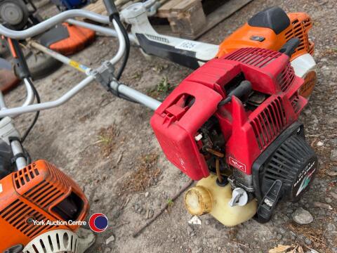 Honda UMK431 petrol strimmer
