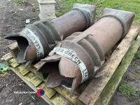 Pair of chimney pots - 2