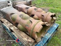 Pair of chimney pots - 2