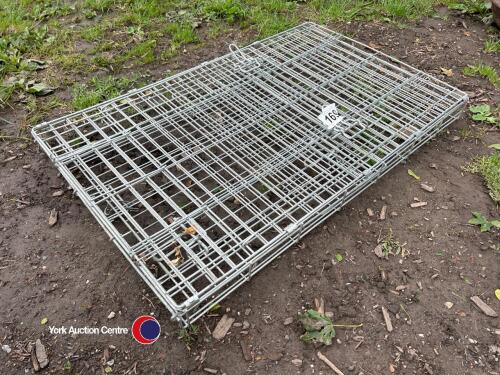Folding metal dog crate