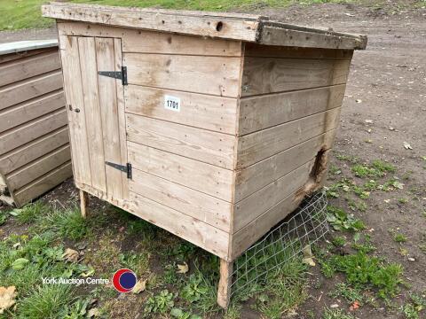 Dog kennel