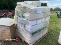 Pallet of mushroom boxes with handles