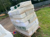 Pallet of mushroom boxes with handles - 2