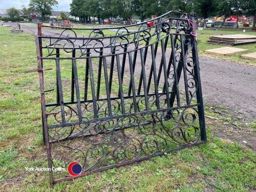 Heavy duty driveway gates, 12ft opening