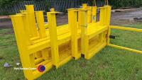 Quantity of steel barriers - 2