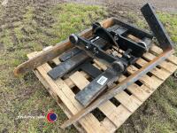 Forklift carriage plus a pair of forks - 2