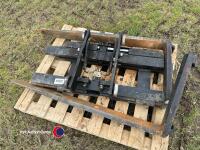 Forklift carriage plus a pair of forks - 4