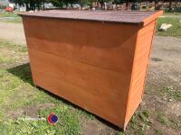 Large two storey rabbit hutch hardly used - 4
