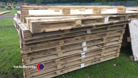 20 x large pallets ideal for cladding or splitting sheds livestock barrier