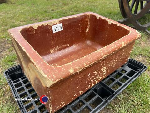 Glazed garden trough