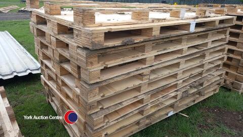 20 x large pallets ideal for cladding or splitting sheds livestock barrier
