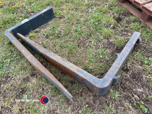 Pair of forklift tines
