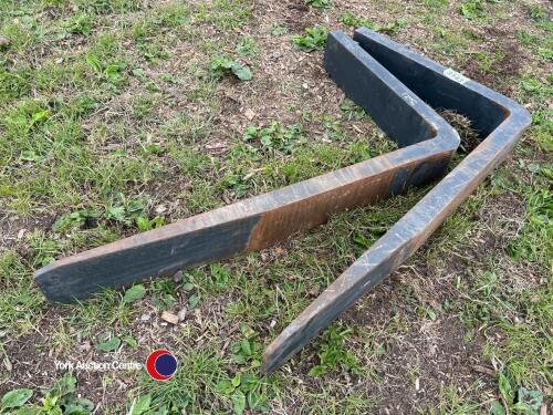 Pair of forklift tines