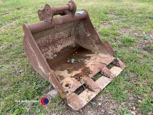 Digger bucket