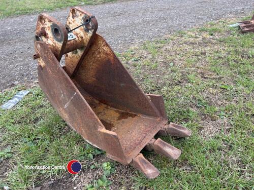 Digger bucket