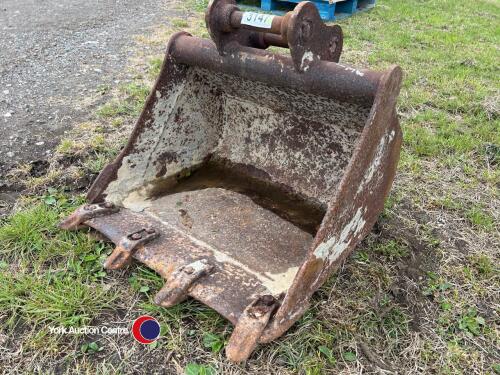 Digger bucket