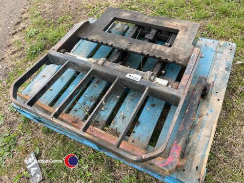 Forklift carriage plus a pair of forks