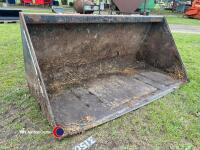 Forklift bucket with Merlo brackets