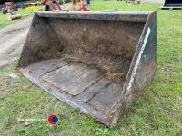 Forklift bucket with Merlo brackets - 2
