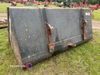 Forklift bucket with Merlo brackets - 3