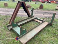 Quad carrier 3 point linkage