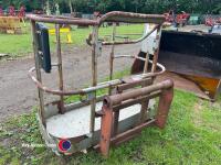 Man box, Manitou brackets - 4
