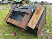 5ft 6in tipping bucket for forklift - 4