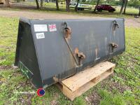 LWC tractor bucket, vgc - 4