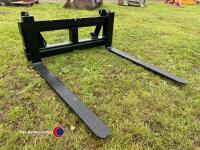 Pair pallet forks c/w Euro brackets - 2