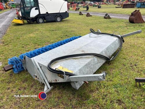 Albutt bucket brush