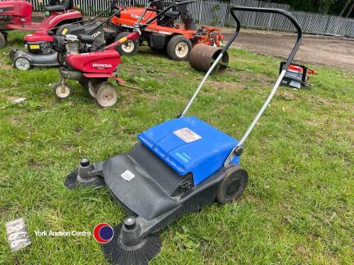 Altec 360 pedestrian sweeper