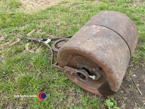 Cast garden roller