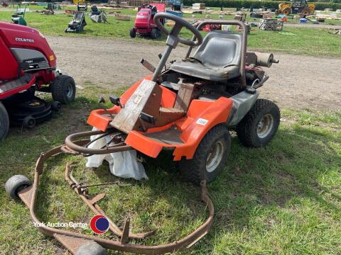 Husqvarna Rider 1200 lawnmower, electric starter works, engine runs, drive works, no cutting deck, no battery. spares or repair.