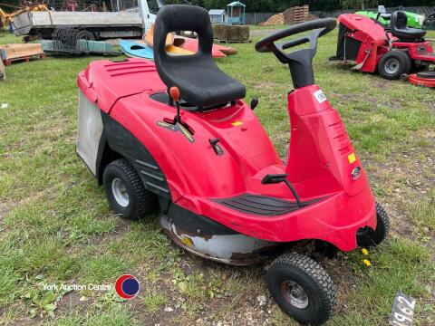 Honda HF1211h ride on tractor complete with grass box, key in office