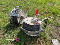 2 x electric fence reels - 4