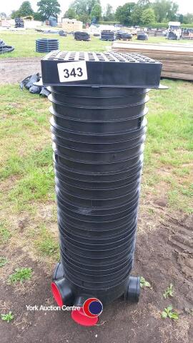 Drainage mini inspection chamber 1.0m deep 100mm pipes and cover