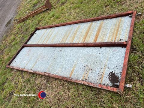 2.4m sheeted gate