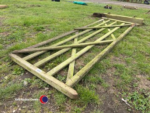 12ft wooden gate and post