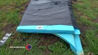Quantity of fibre glass panels - 3