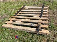 Oak gate approx 4ft wide x 3.5ft high - 2