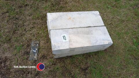 4 x concrete padstones, 600 x 100 x 215